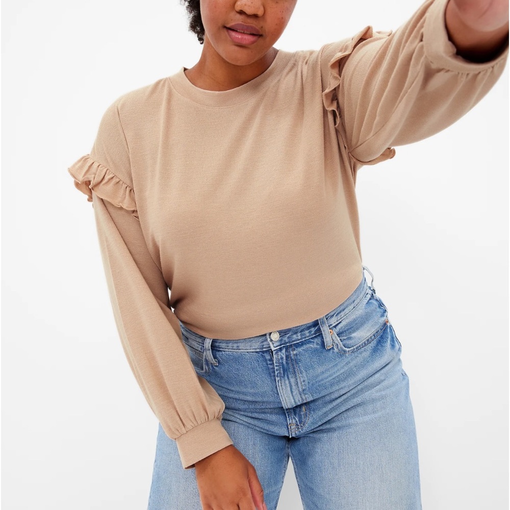 NWT Gap Relaxed Softspun Ruffle Top